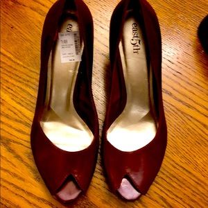 New East 5th Red (maroon) patent heels. - size 7.5